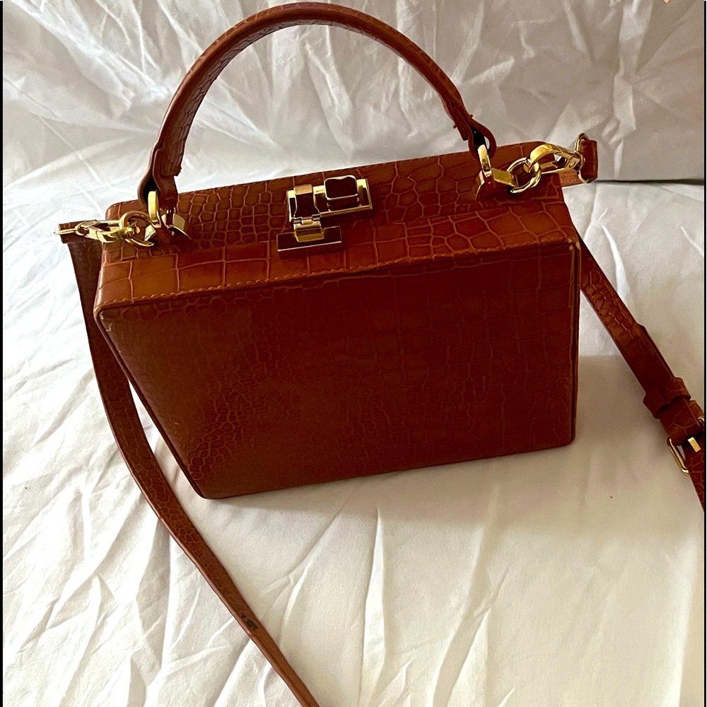 Cross body Street level case purse 👜